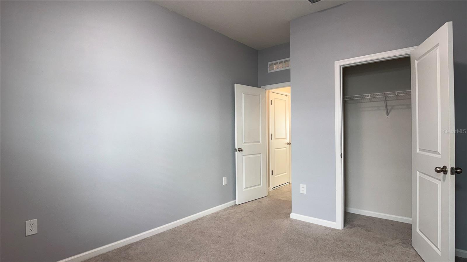 ASTONIA - Residential Lease