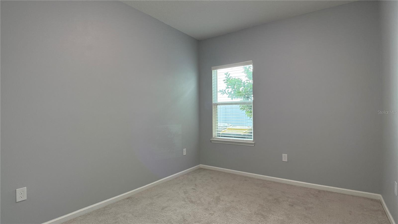 ASTONIA - Residential Lease