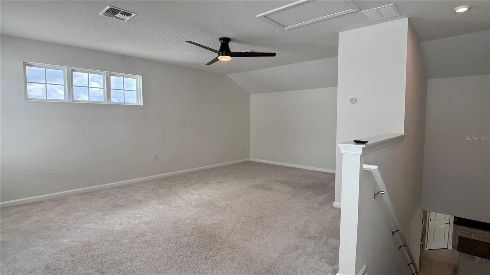 ASTONIA - Residential Lease
