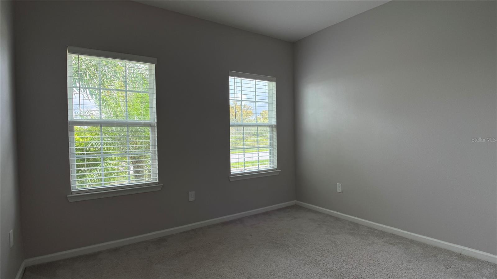ASTONIA - Residential Lease