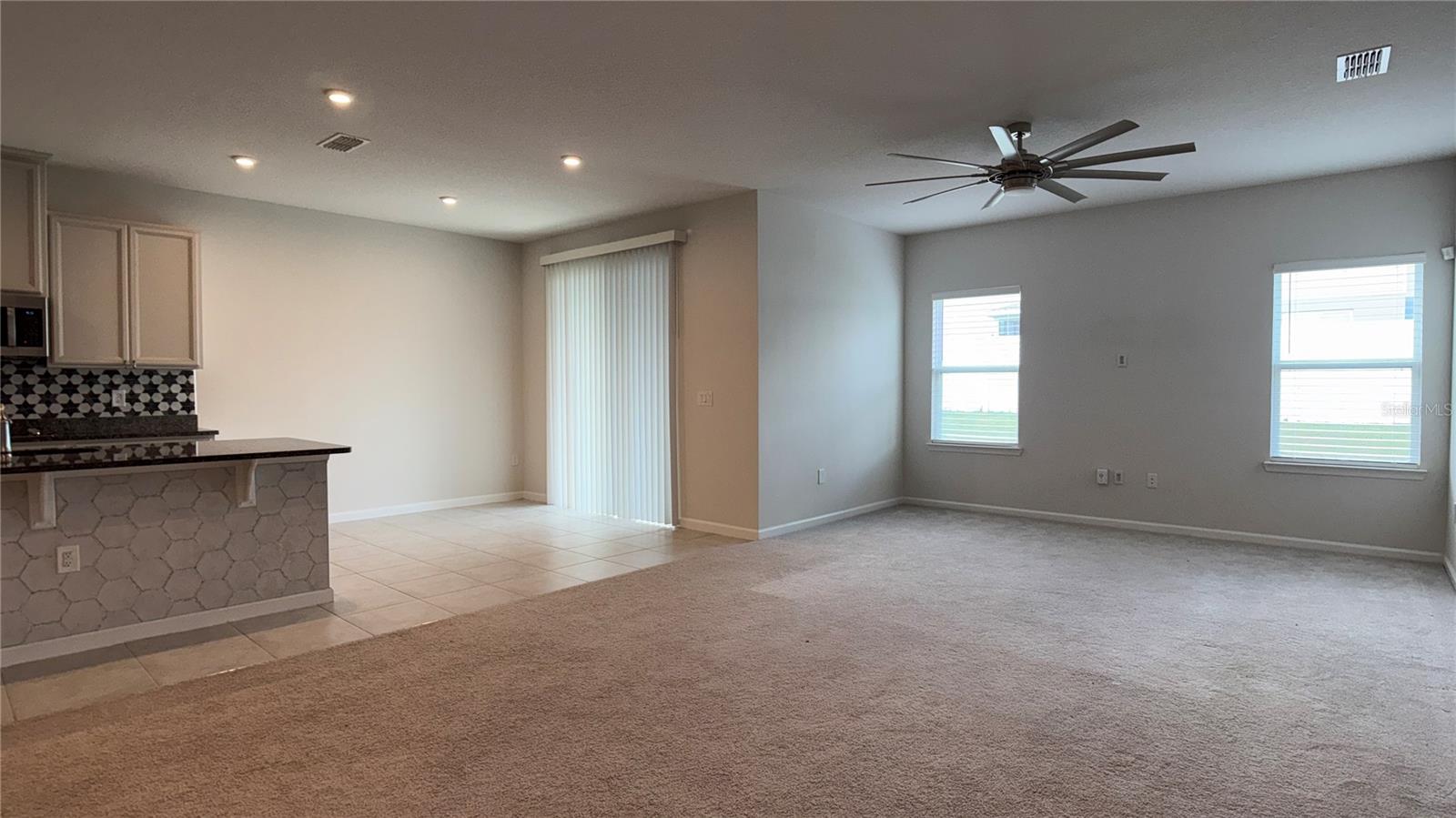 ASTONIA - Residential Lease