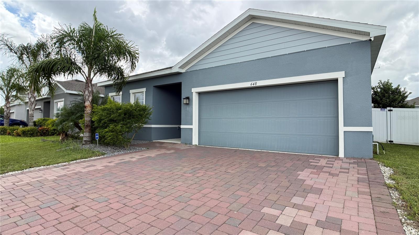 ASTONIA - Residential Lease