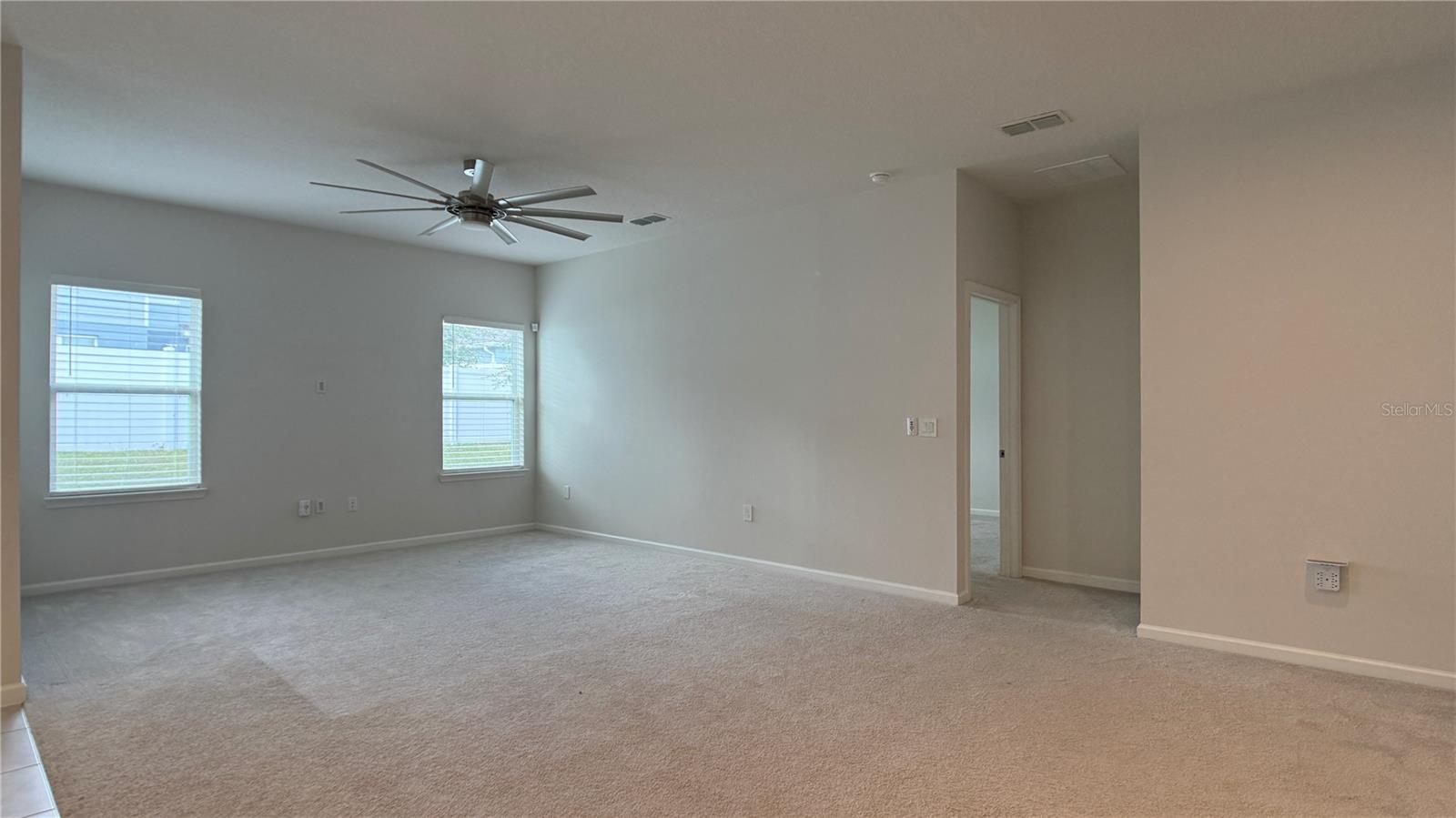 ASTONIA - Residential Lease