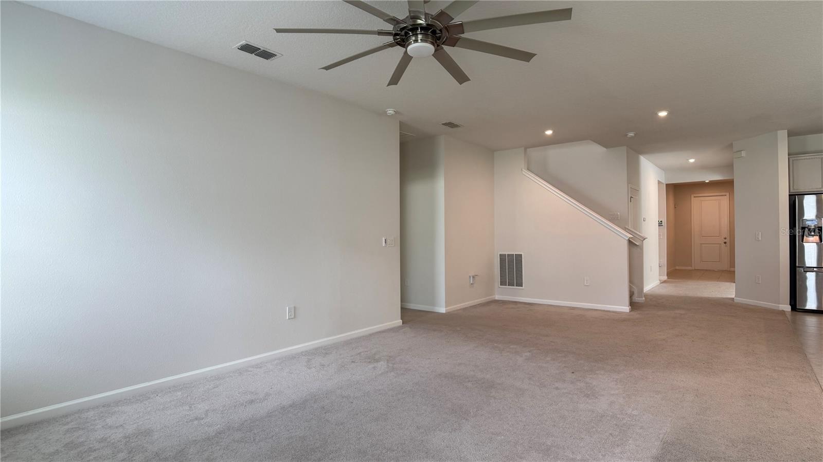 ASTONIA - Residential Lease