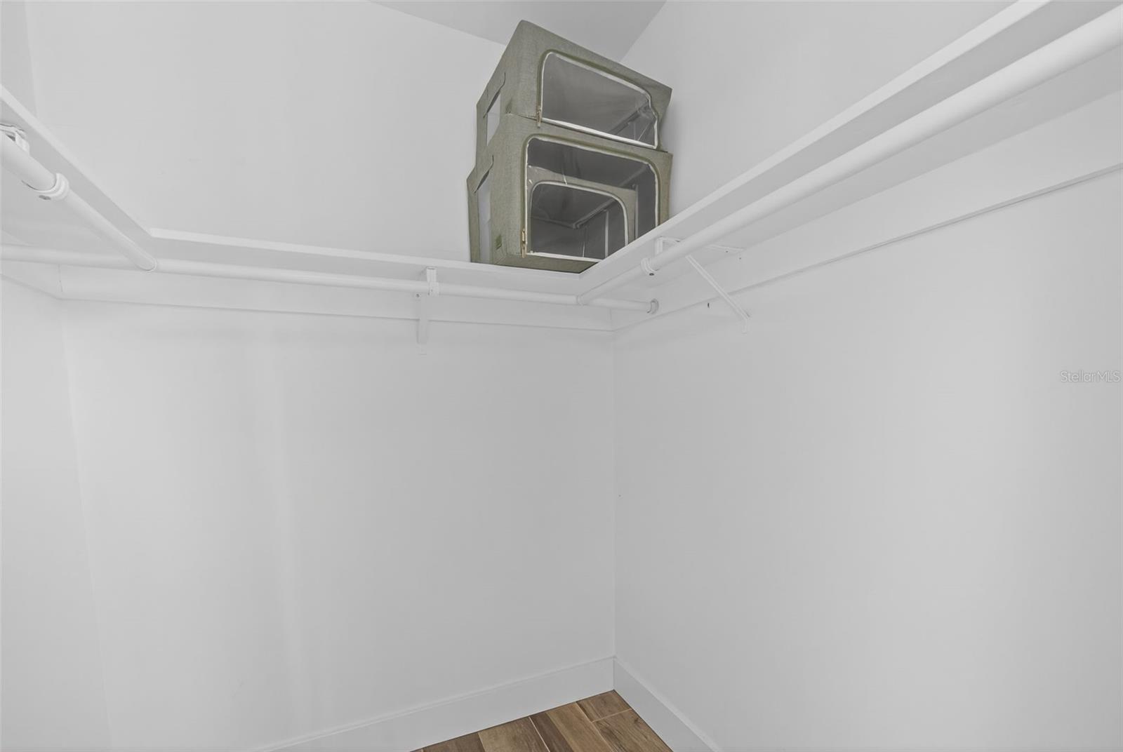 STRATHMORE RIVERSIDE I - Residential