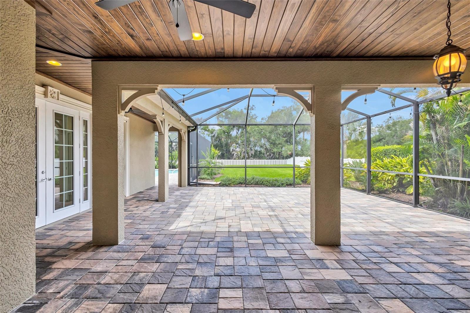 1436 HICKORY VIEW CIRCLE
