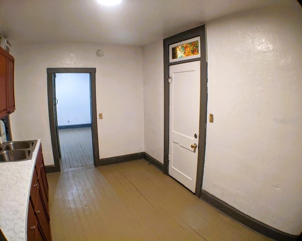 VENICE HOMESITE CO - Residential Lease