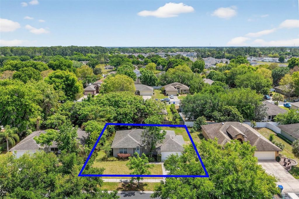 Photo of 4873 Marsh Harbor Drive, Tavares, FL 32778 (MLS # G5110105)