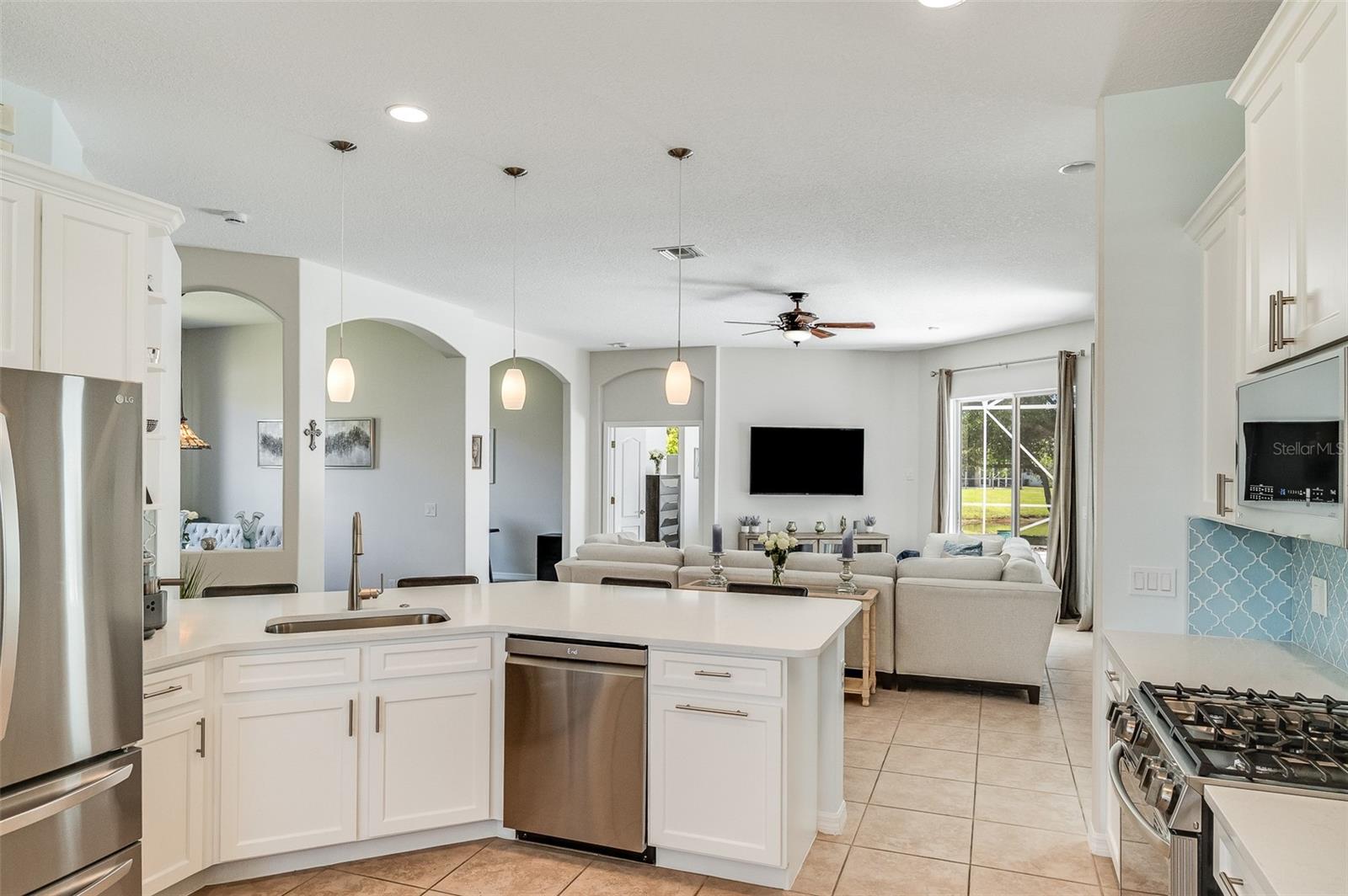 MAGNOLIA PARK AT BAYSIDE LAKES - Residential