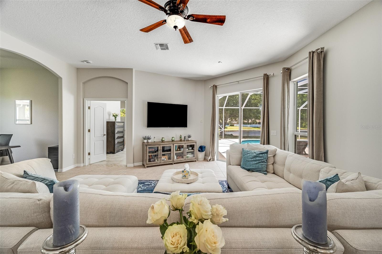 MAGNOLIA PARK AT BAYSIDE LAKES - Residential