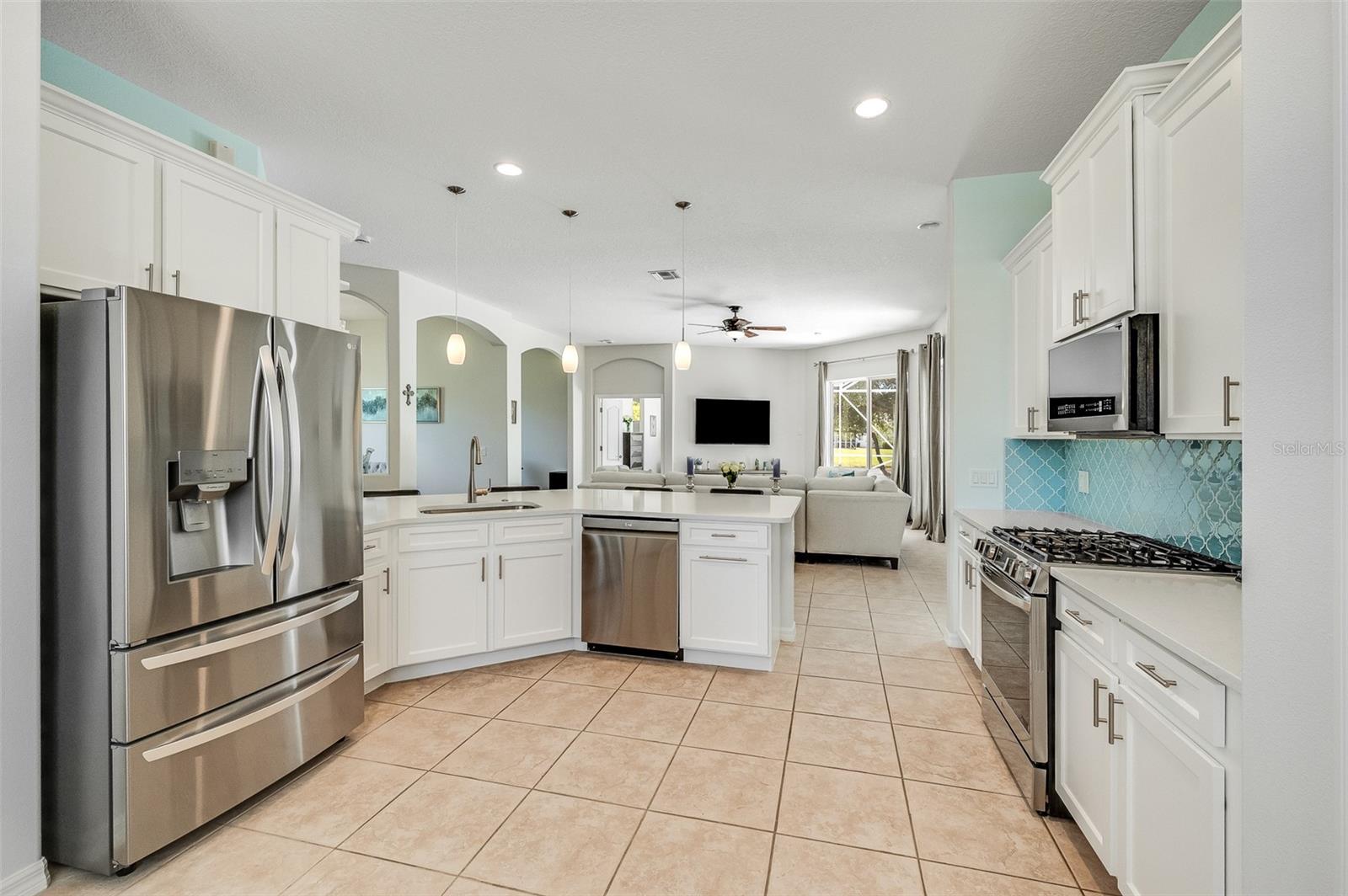 MAGNOLIA PARK AT BAYSIDE LAKES - Residential