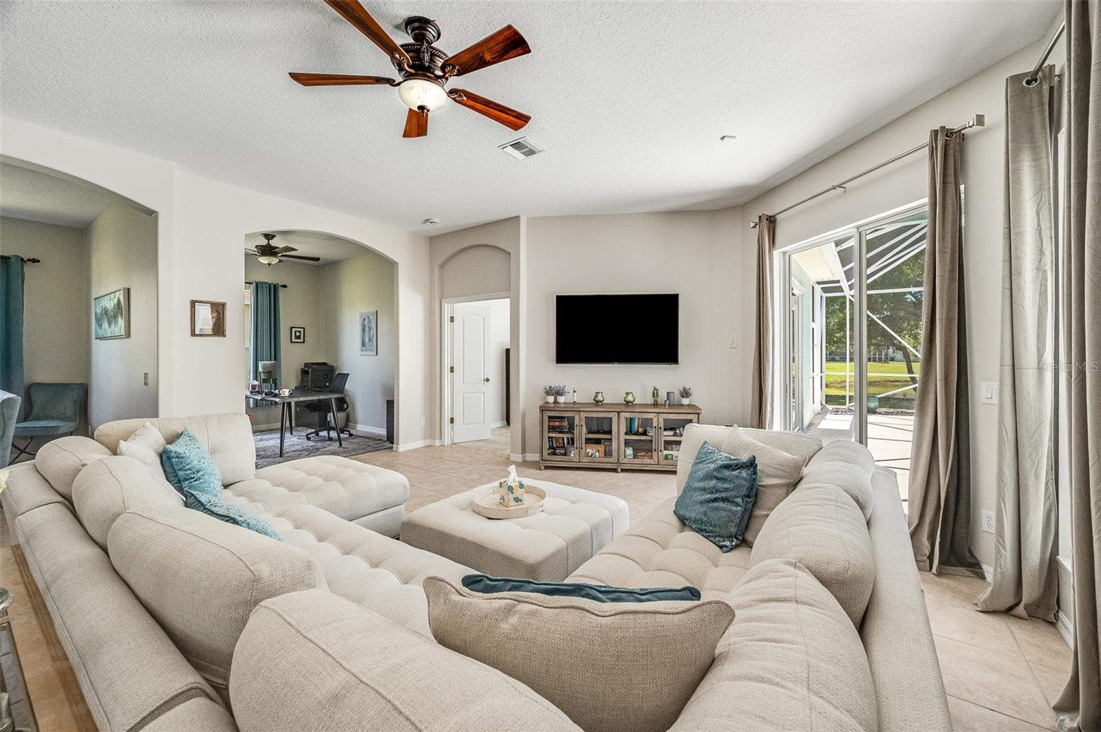 MAGNOLIA PARK AT BAYSIDE LAKES - Residential