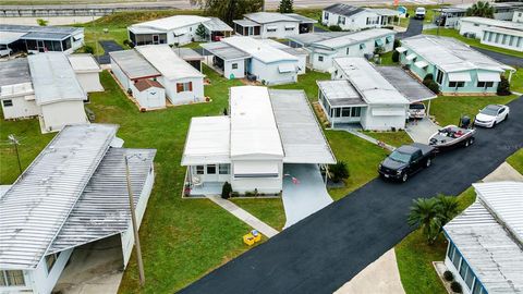 A home in TAVARES