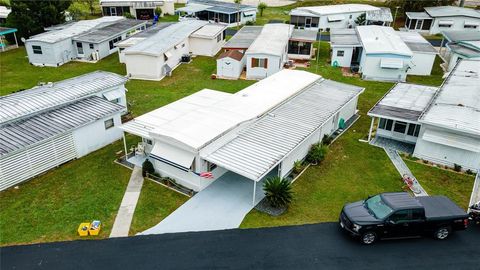 A home in TAVARES