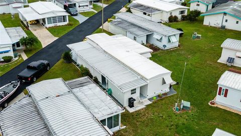 A home in TAVARES