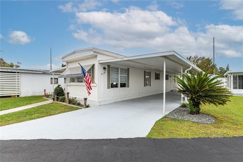 A home in TAVARES