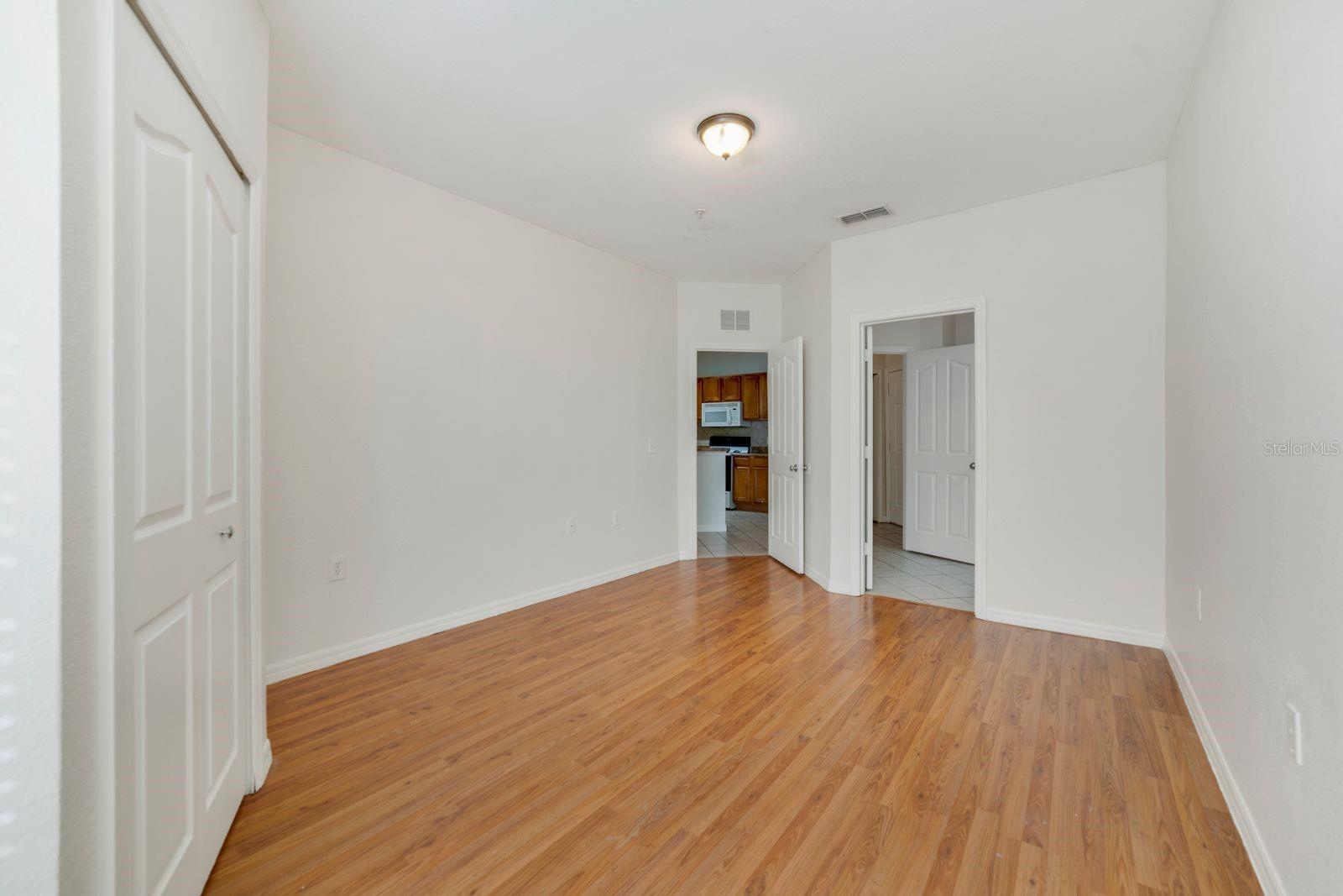 SERENATA CONDO - Residential