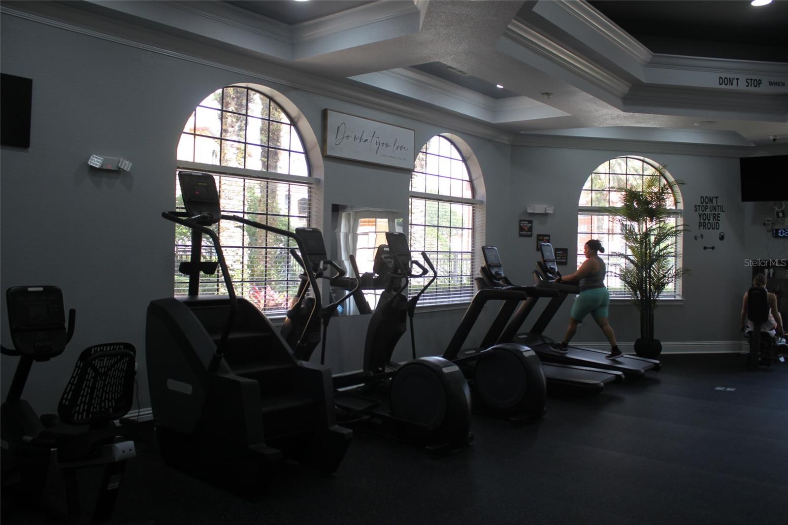 SERENATA CONDO - Residential