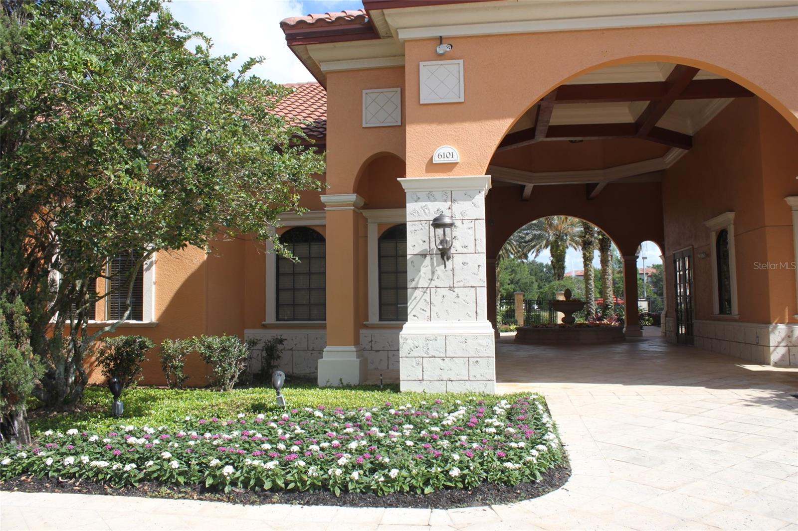 SERENATA CONDO - Residential