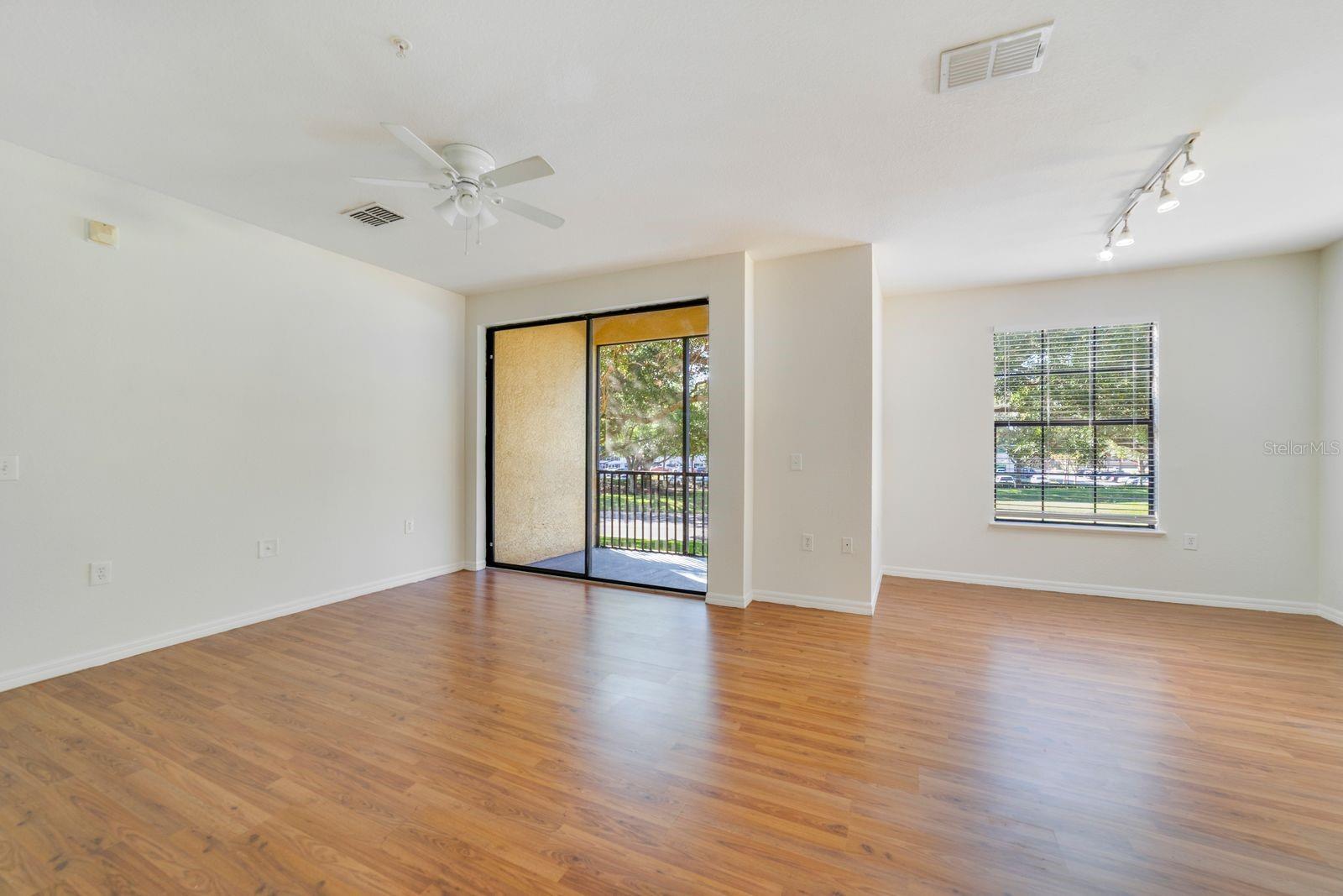 SERENATA CONDO - Residential