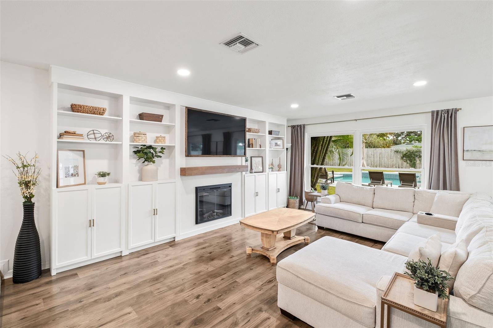 4389 CAROLWOOD STREET