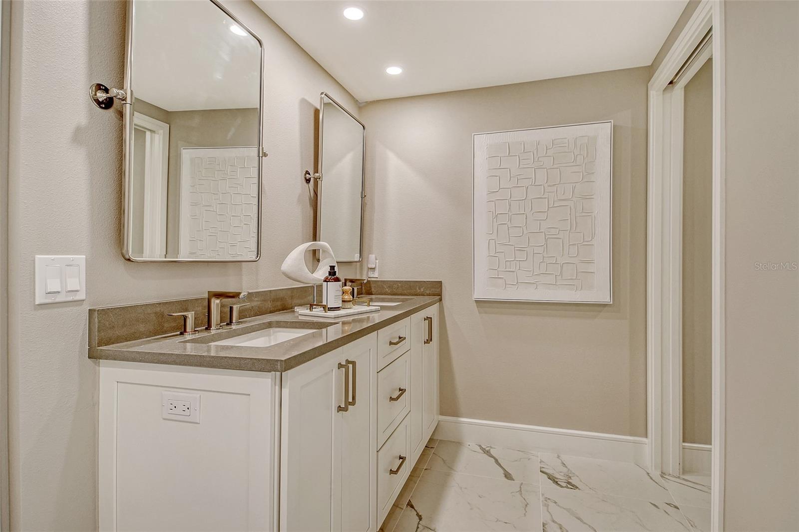 SUNSET BEACH - Residential