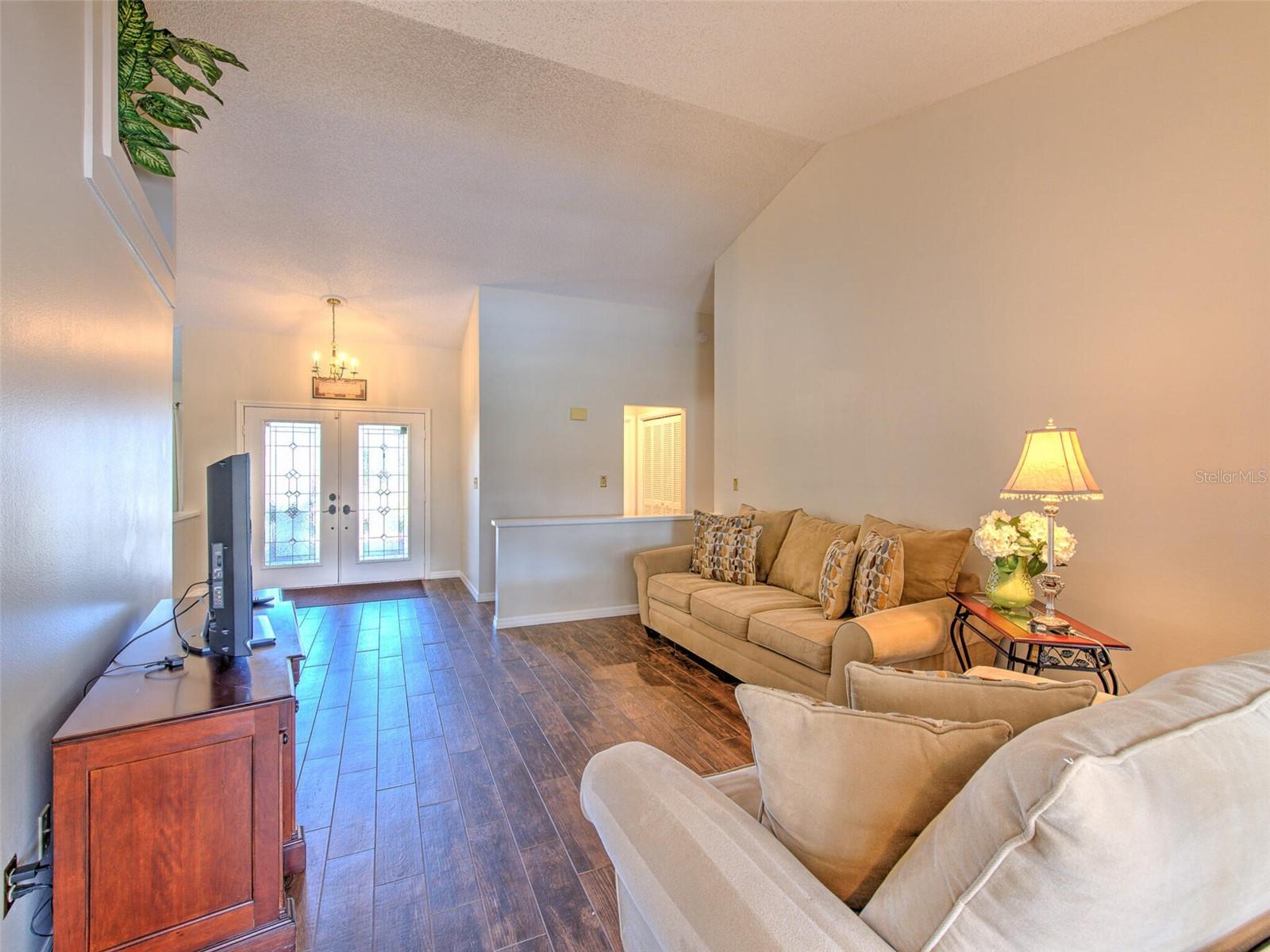 BLOOMINGDALE SEC L UNIT - Residential Lease