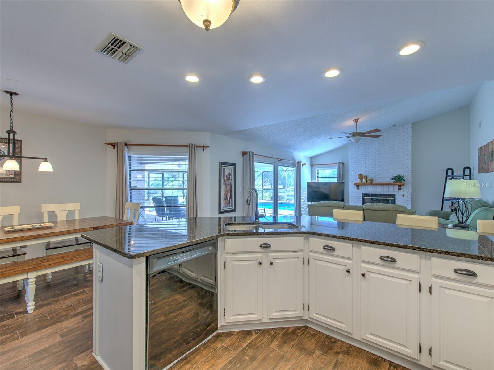 BLOOMINGDALE SEC L UNIT - Residential Lease