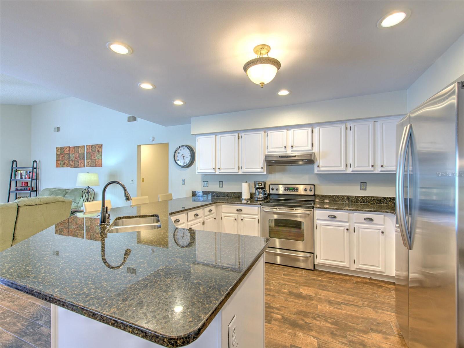 BLOOMINGDALE SEC L UNIT - Residential Lease