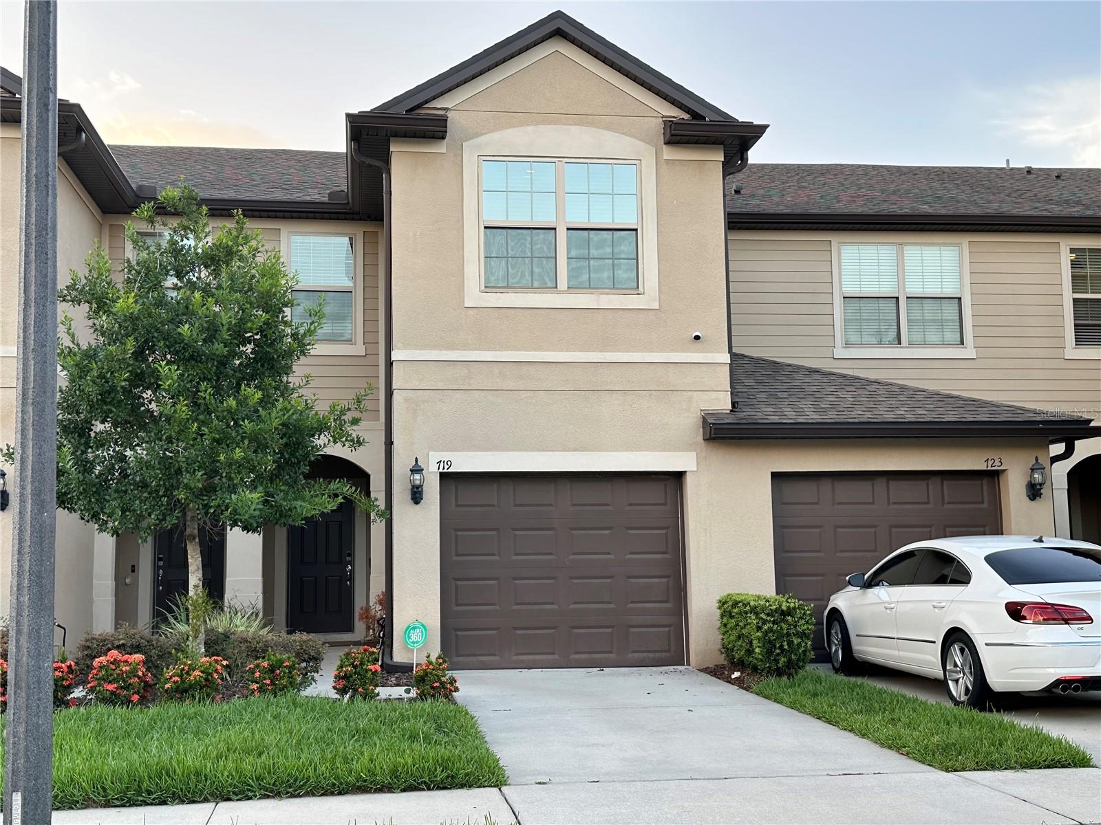 For Rent – 3 Bedroom Townhome in Gated Community | Orlando, FL
Spacious and well-maintained 3 bed, 2.5 bath townhome located in the desirable Jackson Park gated community. Built in 2017, this home offers 1,548 sq. ft. of comfortable living with quality finishes and community amenities.
Property Features:
Open floor plan with all tile floors downstairs
Granite countertops in the kitchen and master bath
Stainless steel appliances
Ceiling fans with remote controls
Unfurnished, move-in ready
Bedrooms/Bathrooms:
3 bedrooms, 2 full baths, and 1 half bath
Master suite with granite finishes in bath
Parking:
1-car garage plus driveway parking
Pets:
Cats and dogs allowed (monthly pet fee and deposit required)
Community Amenities:
Secure gated entrance
Community pool access
Rental Details:
Rent: $2,500 per month
Application Fee: $50 per applicant
Security Deposit: $2,500
Rent includes pest control, sewer, trash collection, and water
Location:
Conveniently located in Orlando with easy access to major highways, shopping, dining, Orlando International Airport, and Lake Nona.