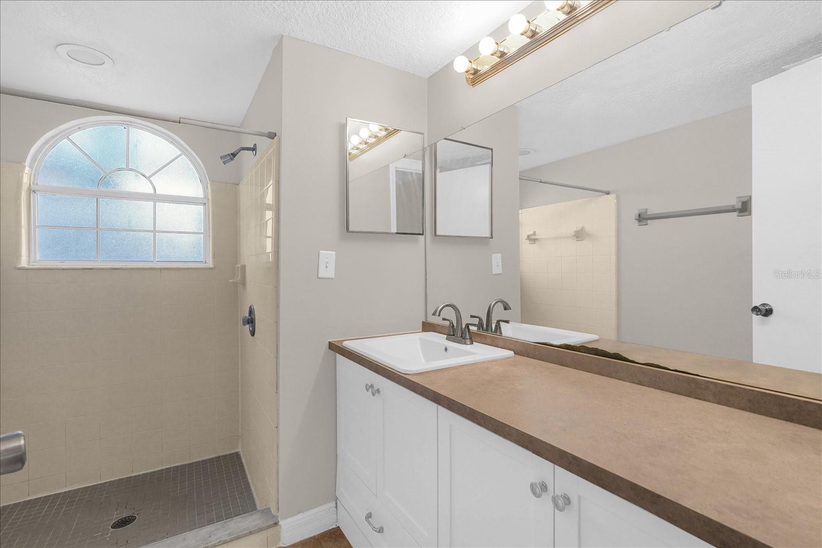 VILLAS AT SOMERSET THE - Residential