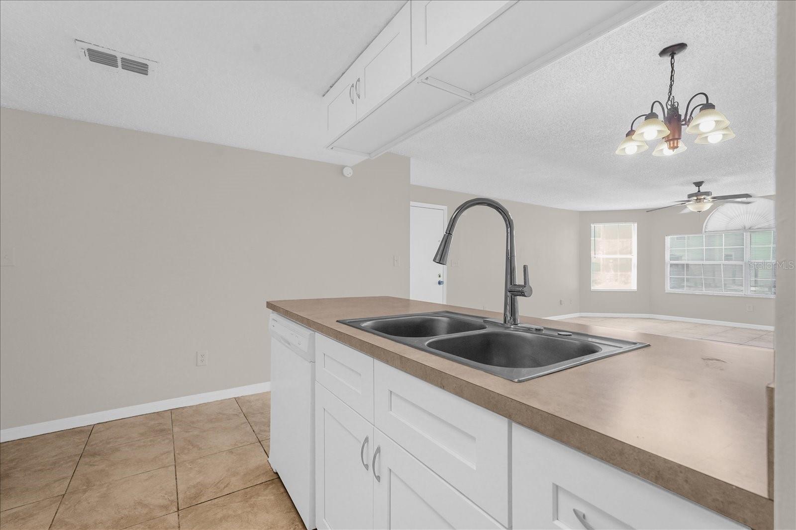 VILLAS AT SOMERSET THE - Residential