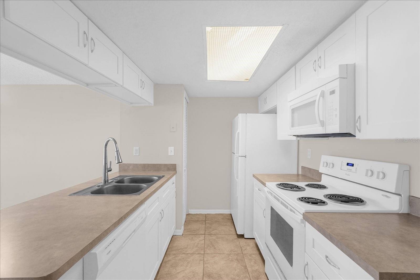 VILLAS AT SOMERSET THE - Residential