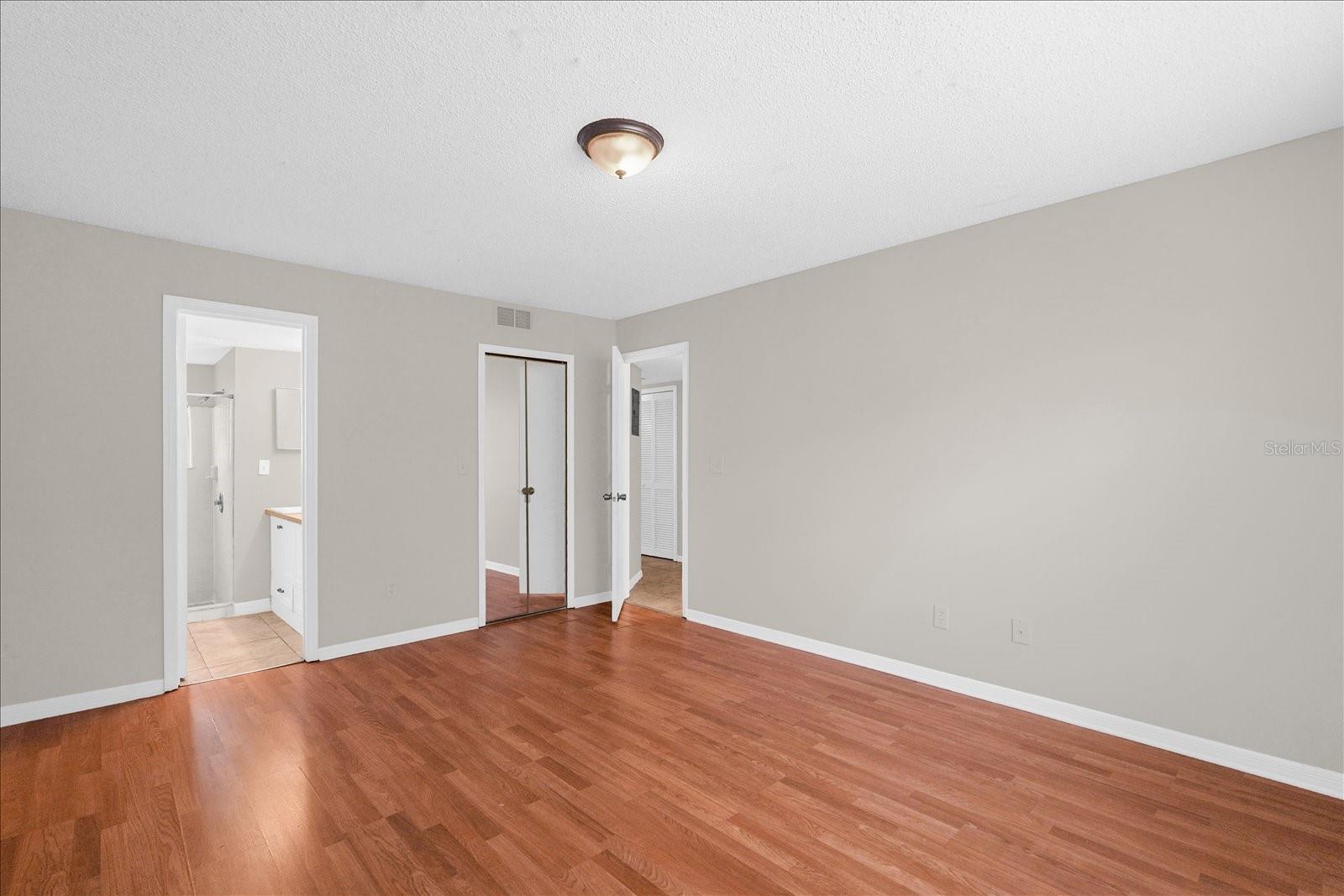 VILLAS AT SOMERSET THE - Residential