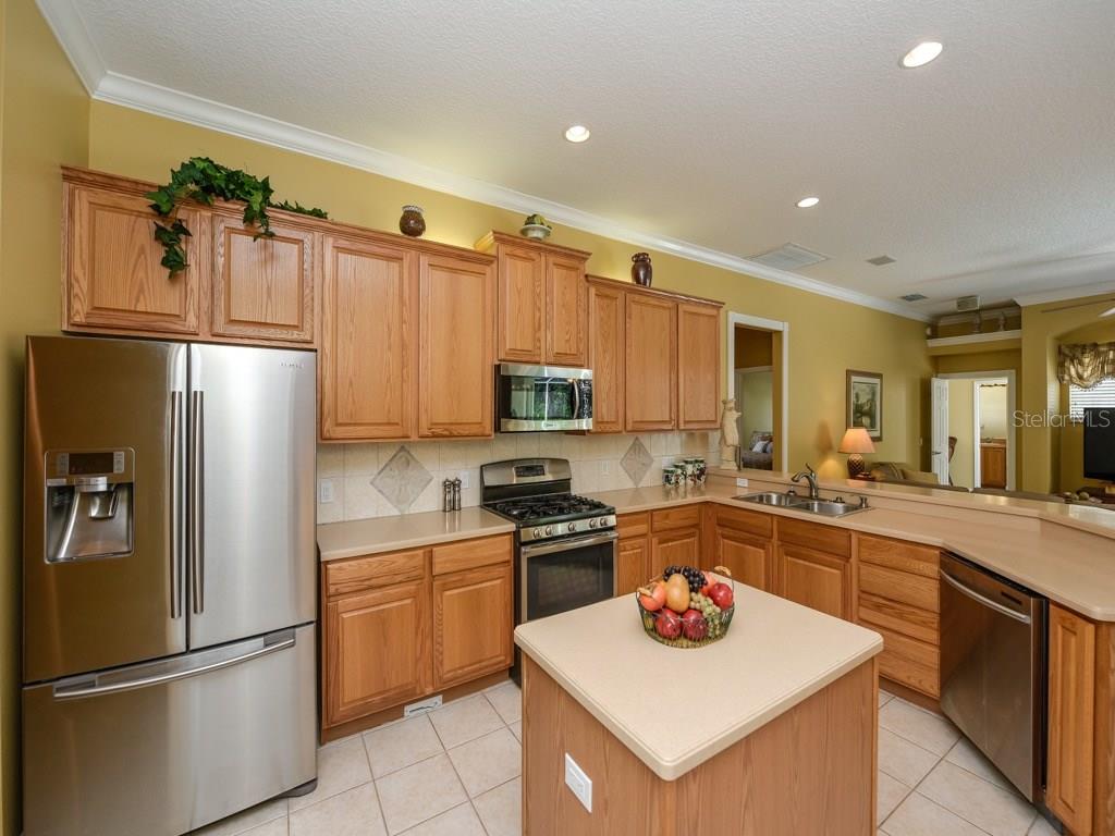 LAKEWOOD RANCH - Residential Lease