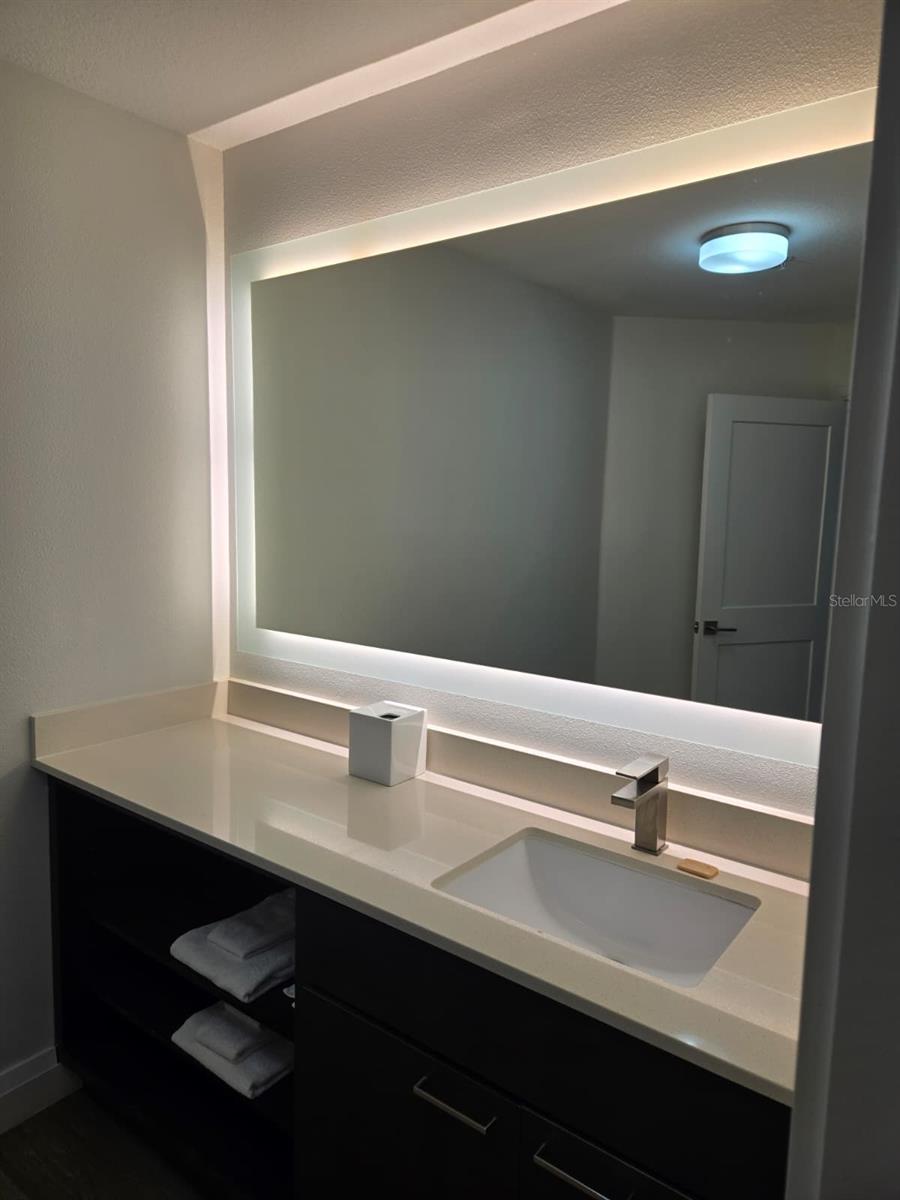 GROVE RESIDENCE & SPA HOTEL CONDO 3 - Residential