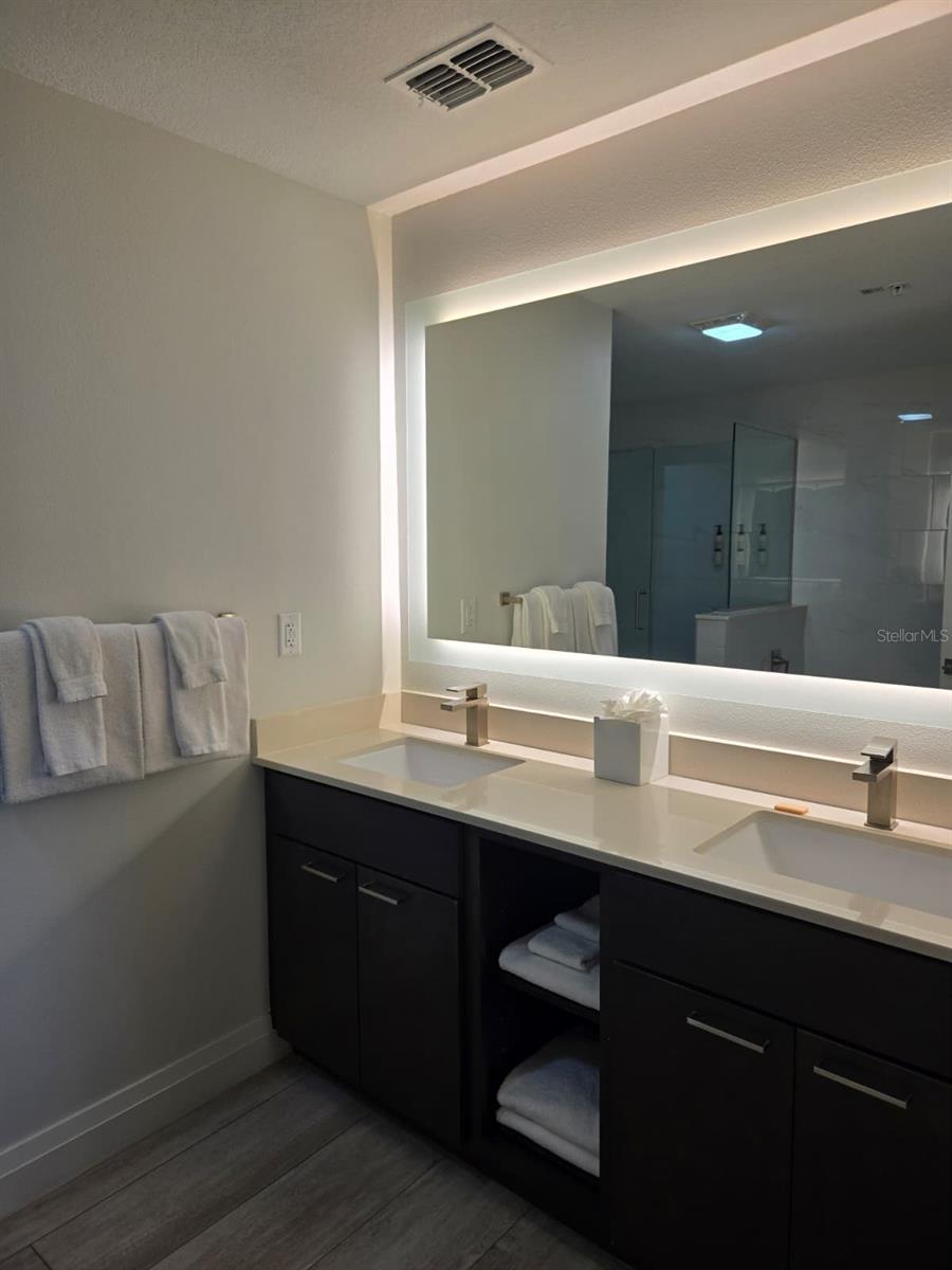 GROVE RESIDENCE & SPA HOTEL CONDO 3 - Residential