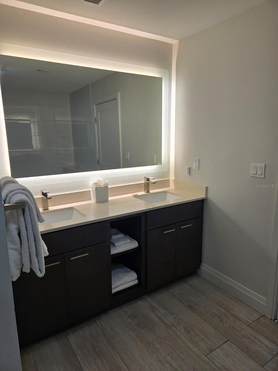 GROVE RESIDENCE & SPA HOTEL CONDO 3 - Residential