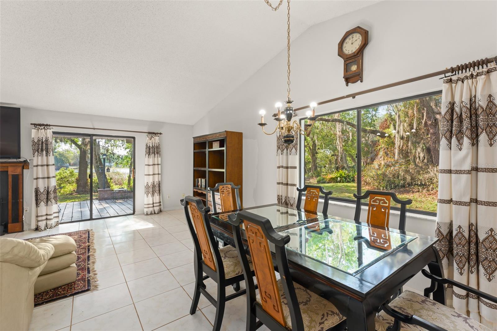 ARBOR CLUB - Residential