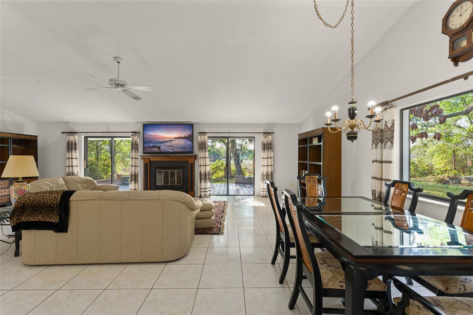 ARBOR CLUB - Residential