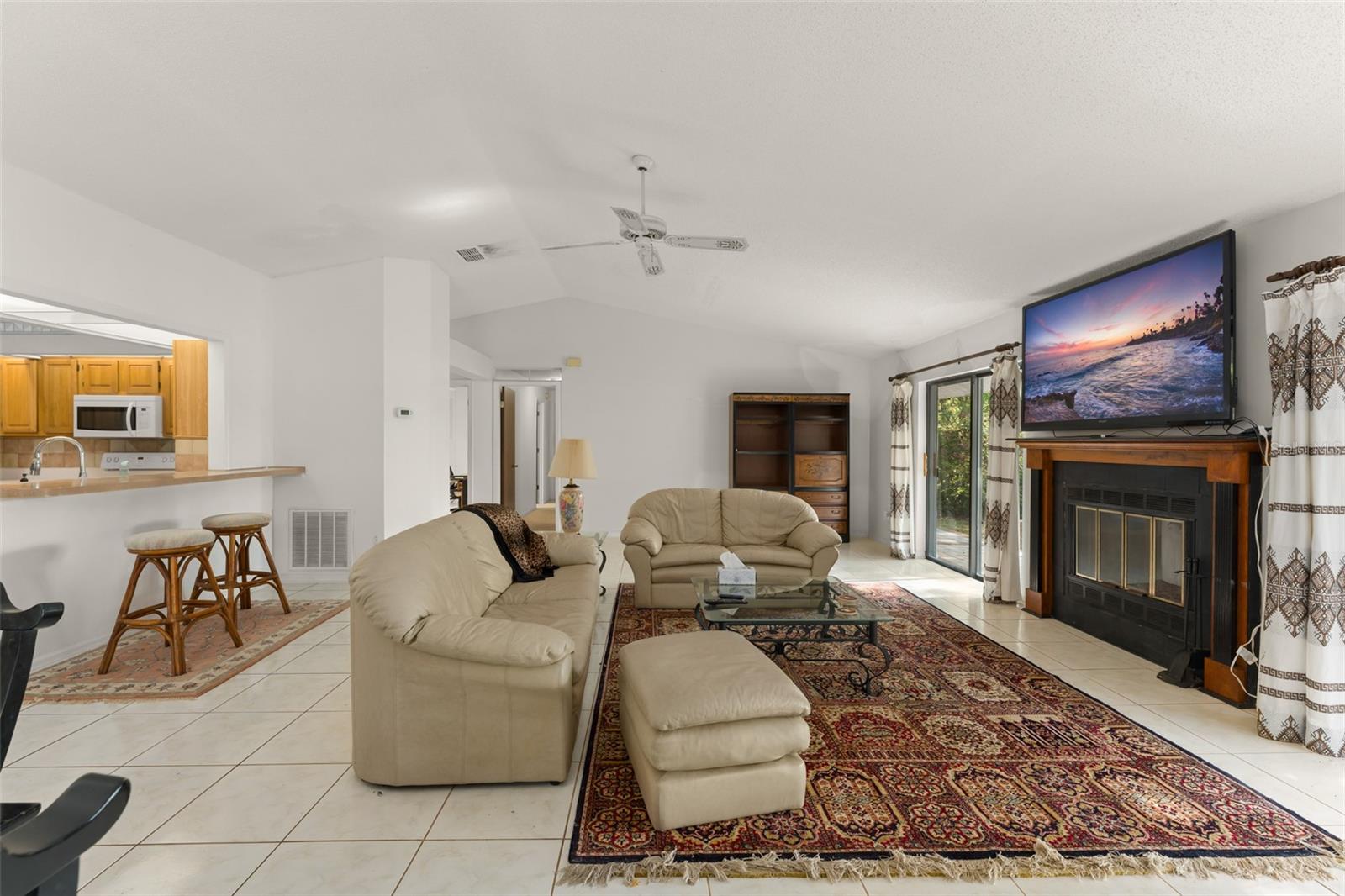 ARBOR CLUB - Residential