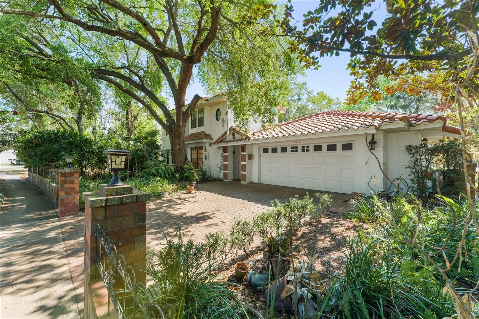 ARBOR CLUB - Residential