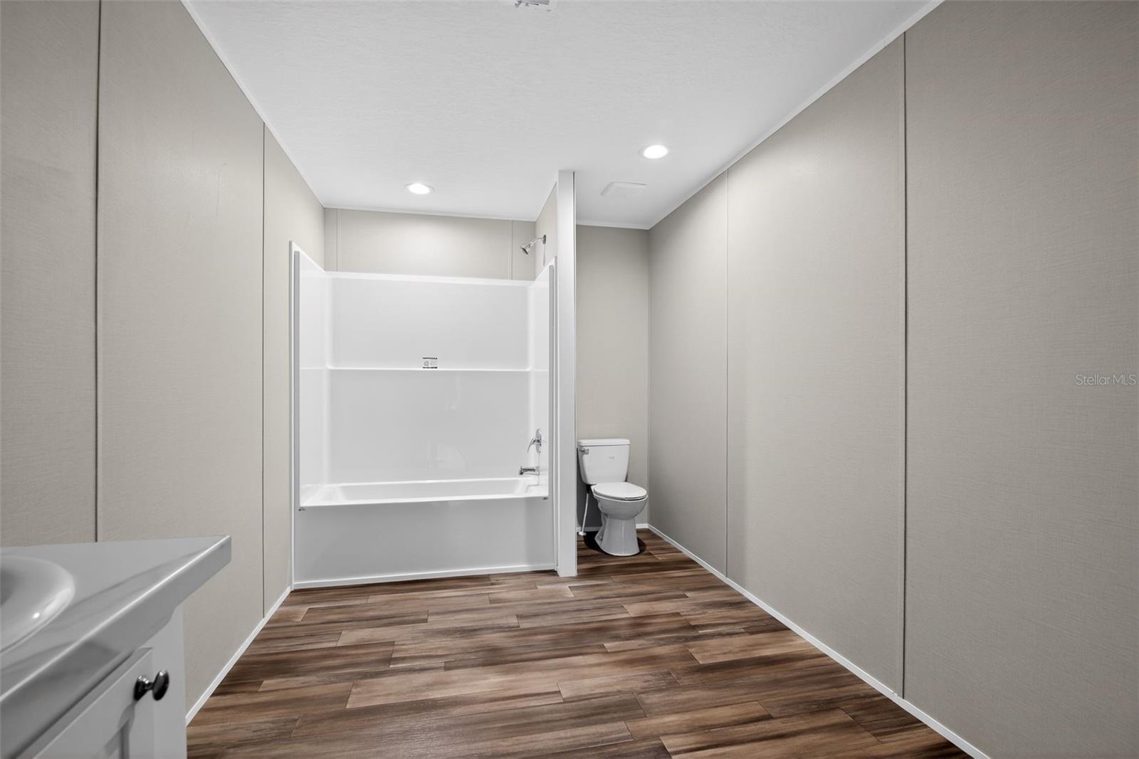 LIV ACRES UNREC SUB - Residential