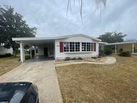 Photo of 2839 Manatee Rd, Tavares, FL 32778 (MLS # S5144788)