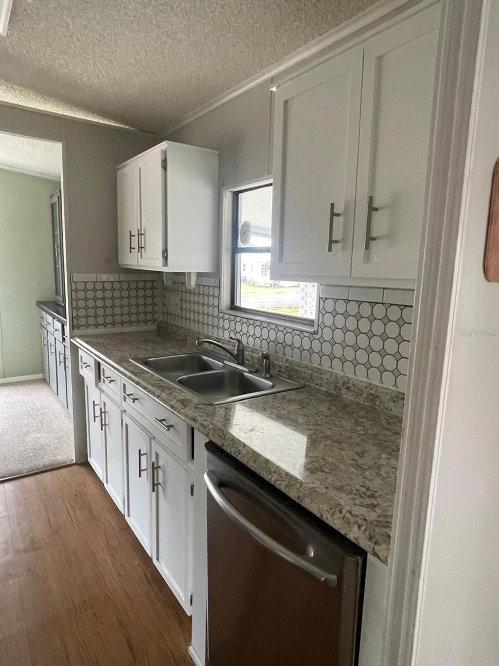 Photo of 2839 Manatee Rd, Tavares, FL 32778 (MLS # S5144788)