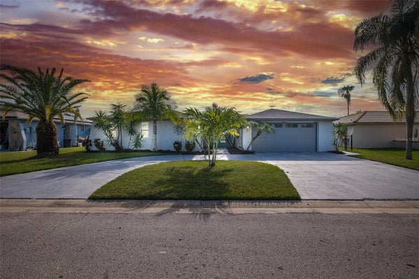 9816 SAN MATEO WAY, PORT RICHEY, FL 34668 - Image c8dccd2244e9b5686c87f5a175e9578c/1364695811