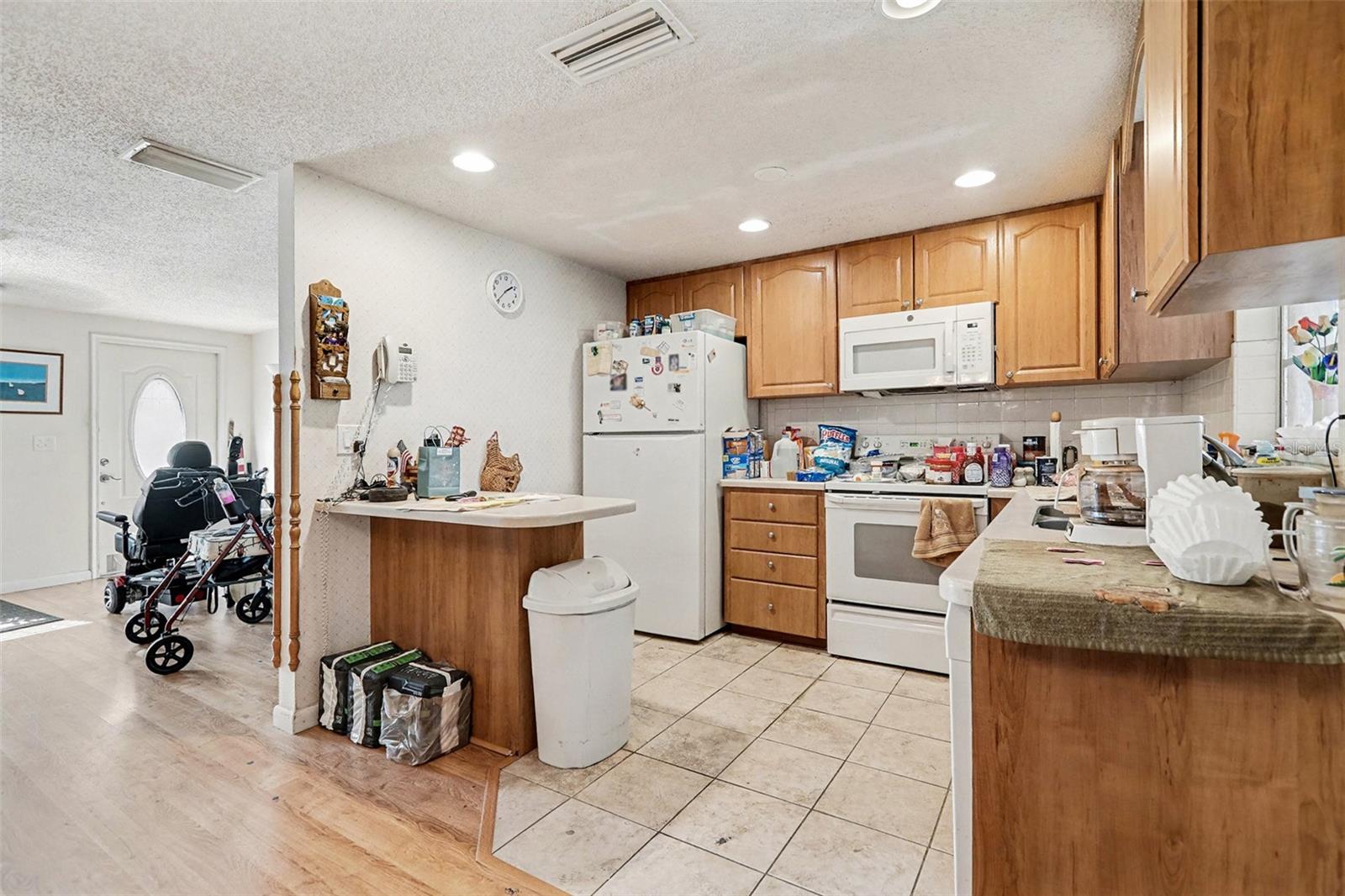 DE SOTO LAKES - Residential