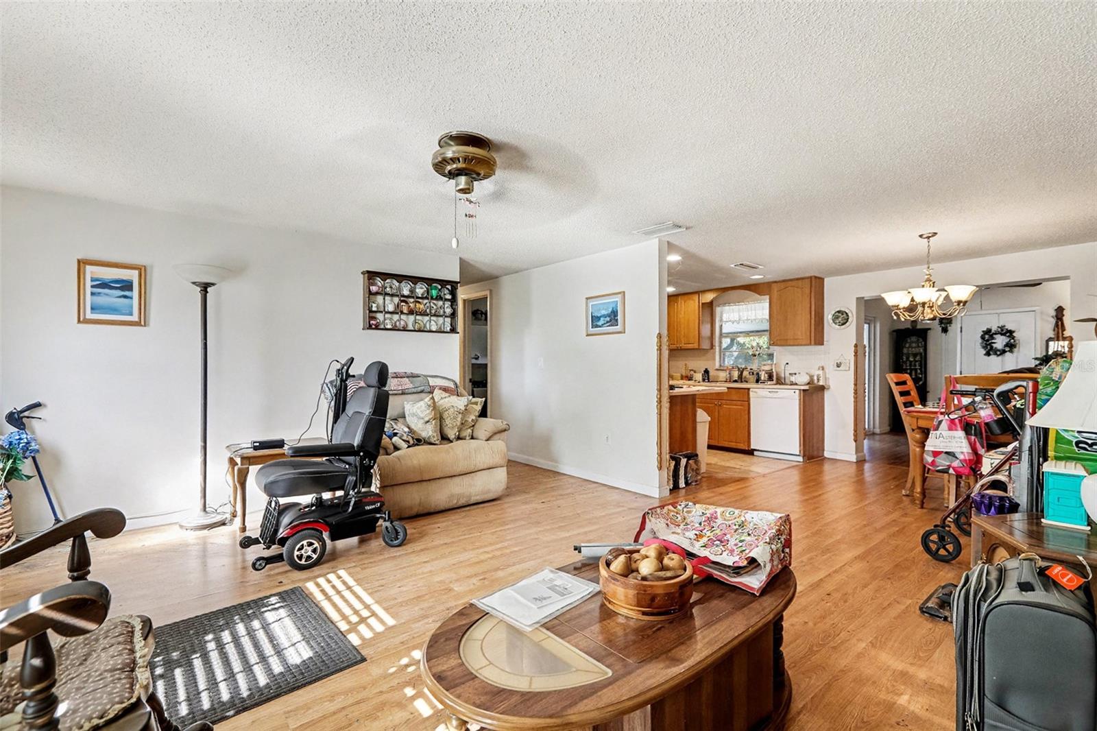 DE SOTO LAKES - Residential