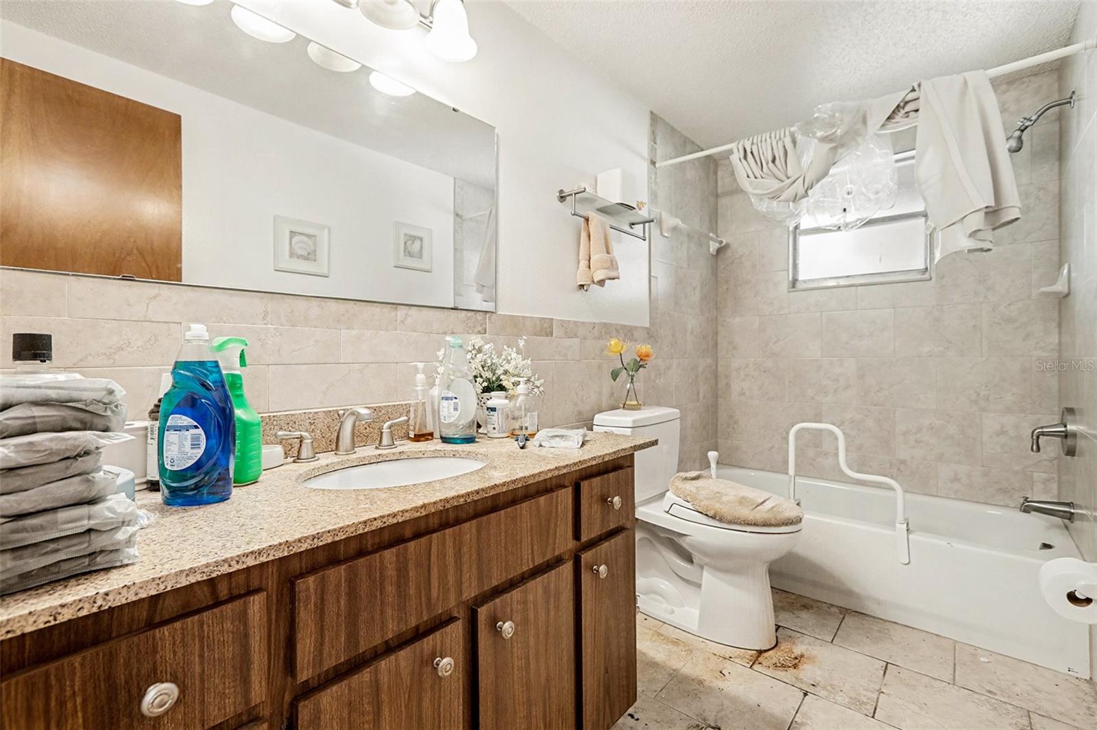 DE SOTO LAKES - Residential