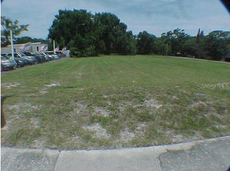 PLYMOUTH DELLS - Land